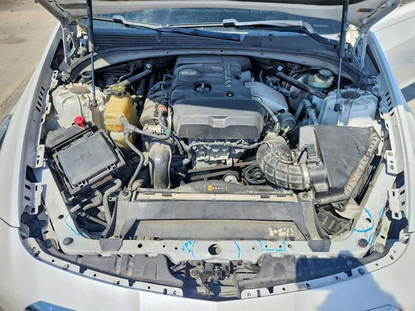 2015 CADILLAC CTS — Engine bay
