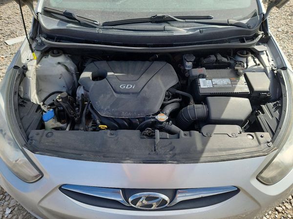 2012 HYUNDAI ACCENT GLS (Middle grade)