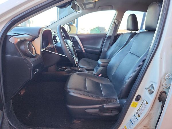 2018 TOYOTA RAV4 LE — DENT
