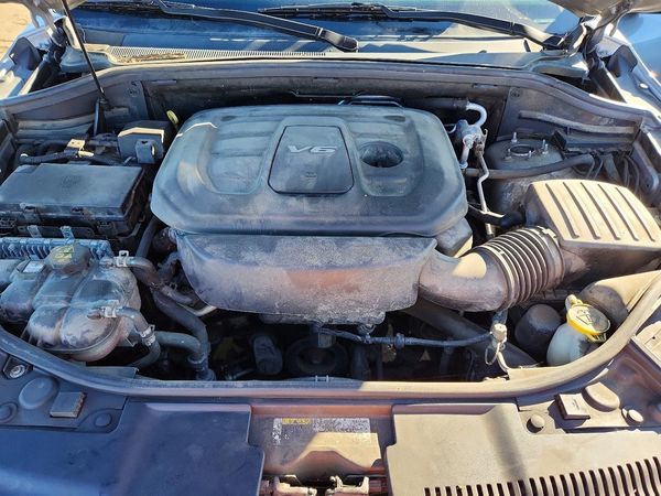 2018 DODGE DURANGO — Engine bay