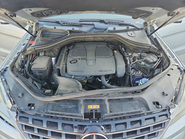 2014 MERCEDES-BENZ ML — Engine bay