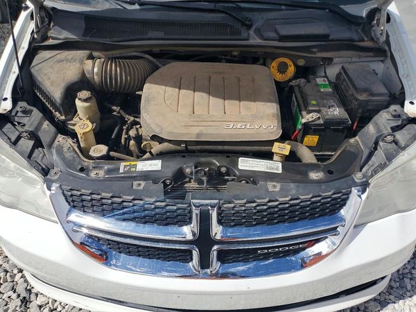 2015 DODGE GRAND CARAVAN SXT — Engine bay