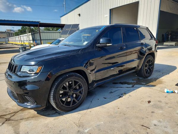 2021 JEEP GRAND CHEROKEE Trackhawk — Front 3/4