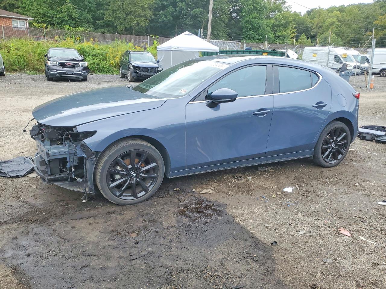 2023 MAZDA 3 Premium Package — Front 3/4