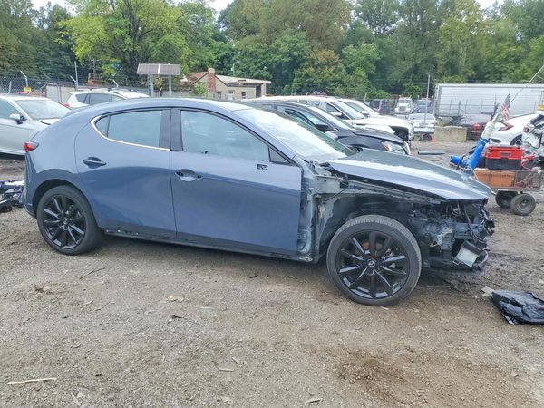 2023 MAZDA 3 Premium Package — Passenger 3/4