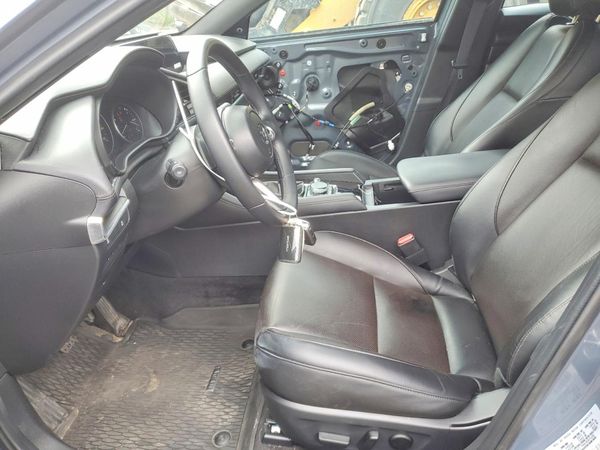 2023 MAZDA 3 Premium Package — DENT