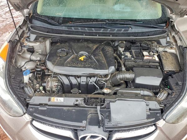 2013 HYUNDAI ELANTRA — Engine bay