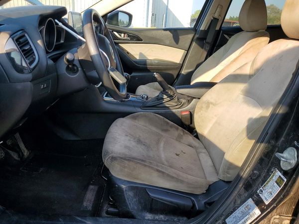 2016 MAZDA 3 SV/Base — DENT