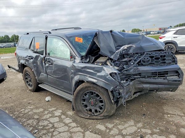 2025 TOYOTA 4RUNNER — Passenger 3/4