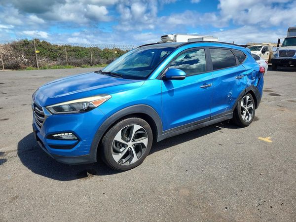 2016 HYUNDAI TUCSON — Front 3/4