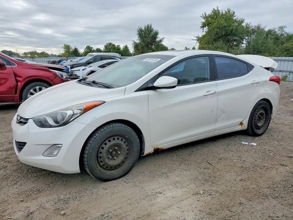 2013 HYUNDAI ELANTRA — DSFA — Front 3/4