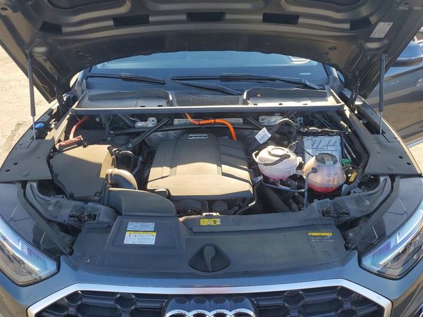 2023 AUDI Q5 E — Engine bay