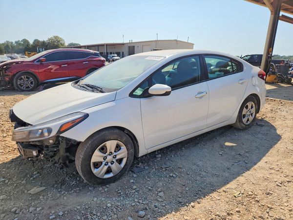 2018 KIA FORTE — Front 3/4
