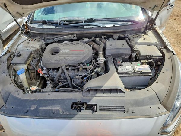 2019 HYUNDAI SONATA — Engine bay
