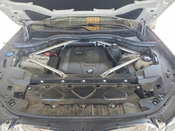 2019 BMW X5 — Engine bay