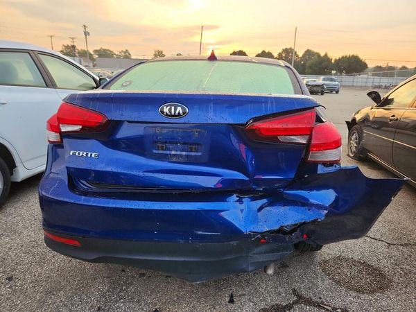 2018 KIA FORTE LX Base
