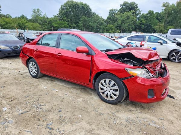 2013 TOYOTA COROLLA — Passenger 3/4