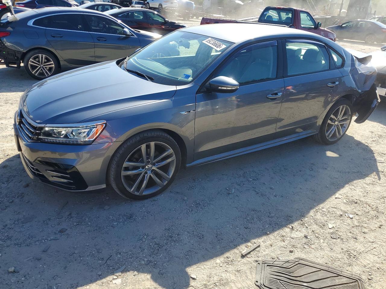 2018 VOLKSWAGEN PASSAT — Front 3/4