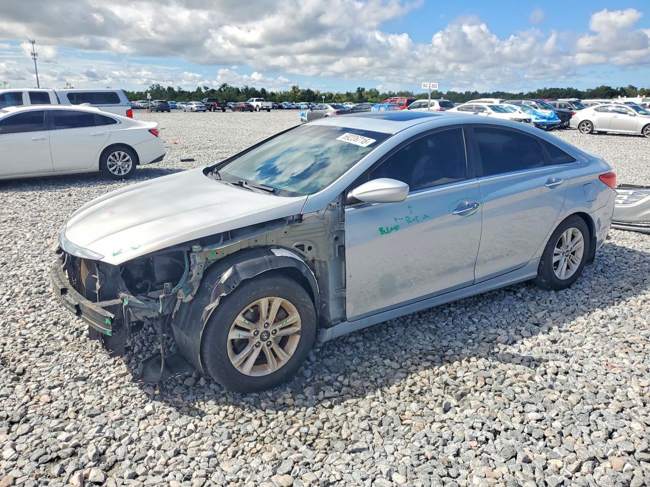 2013 HYUNDAI SONATA — Front 3/4