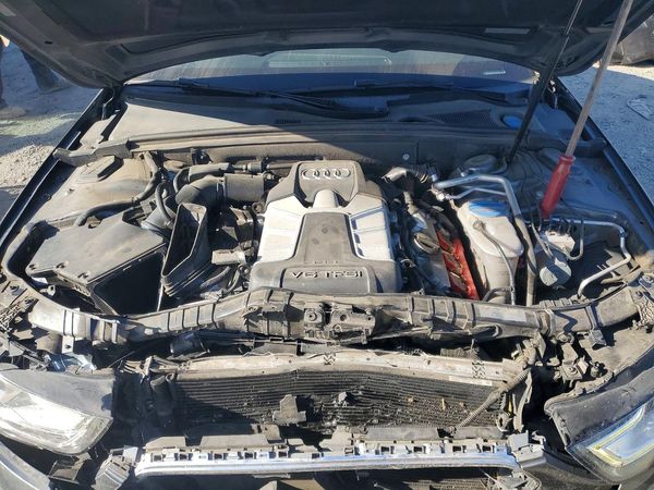2016 AUDI S4 — Engine bay