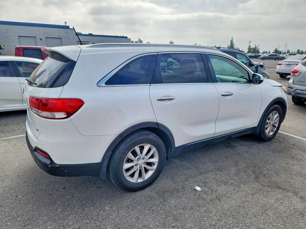 2016 KIA SORENTO L / LX