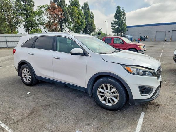 2016 KIA SORENTO L / LX