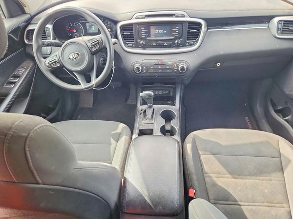 2016 KIA SORENTO L / LX