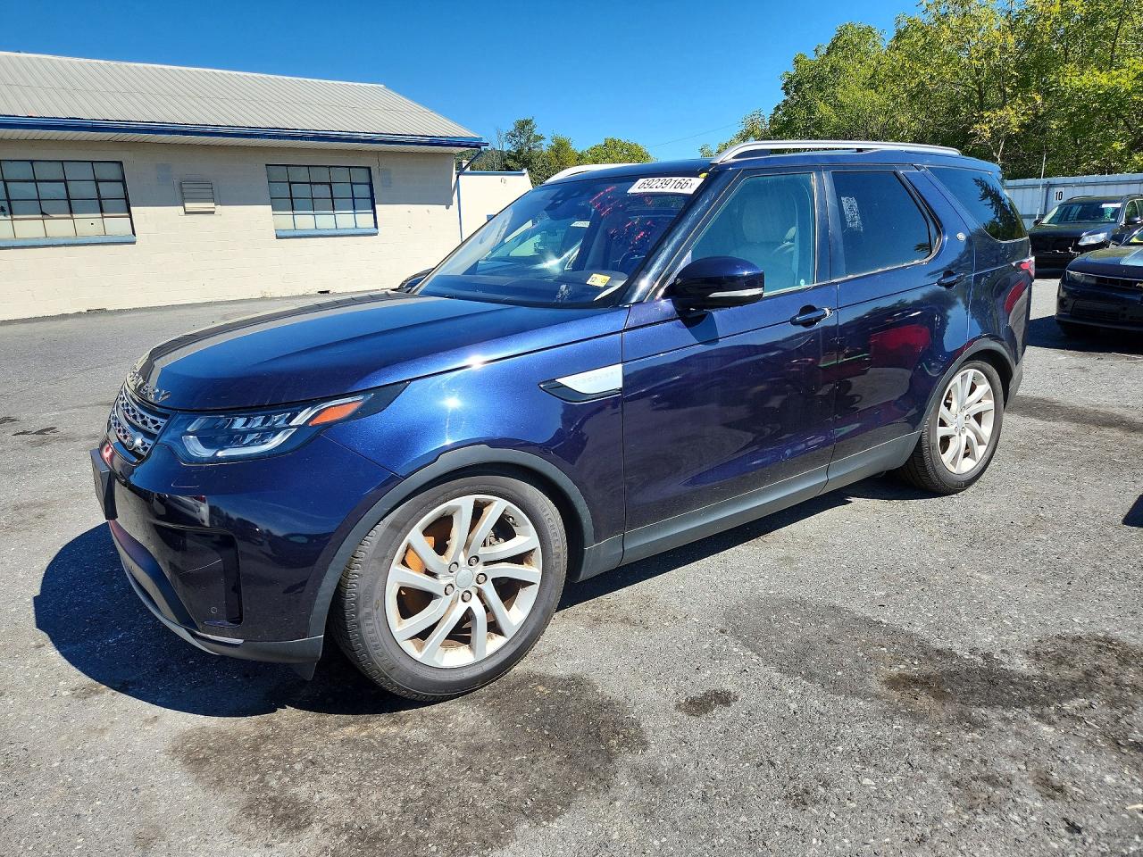 2017 LAND ROVER DISCOVERY HSE — Front 3/4