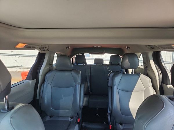 2021 TOYOTA SIENNA XLE Plus Package