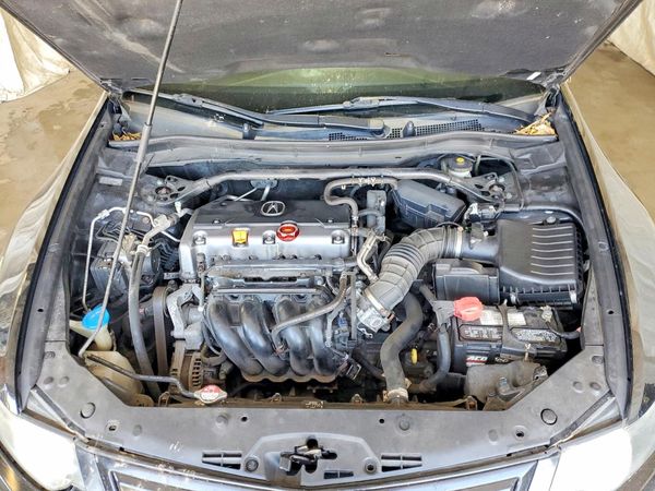 2013 ACURA TSX Tech — Engine bay