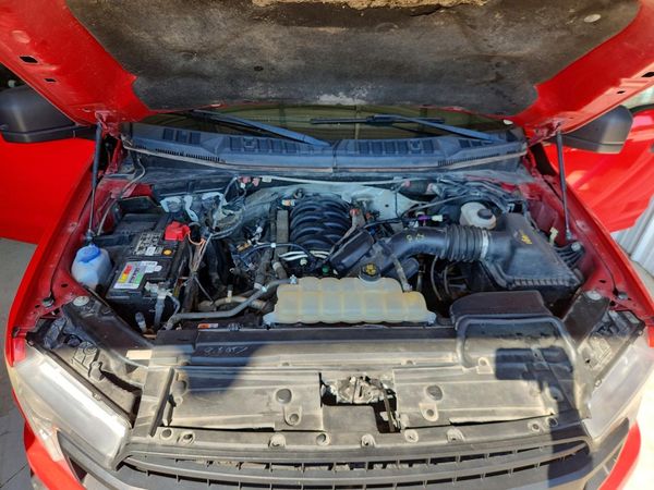 2018 FORD F150 — Engine bay