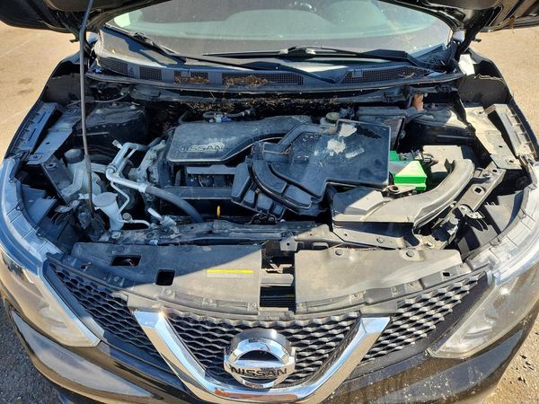 2018 NISSAN ROGUE — Engine bay