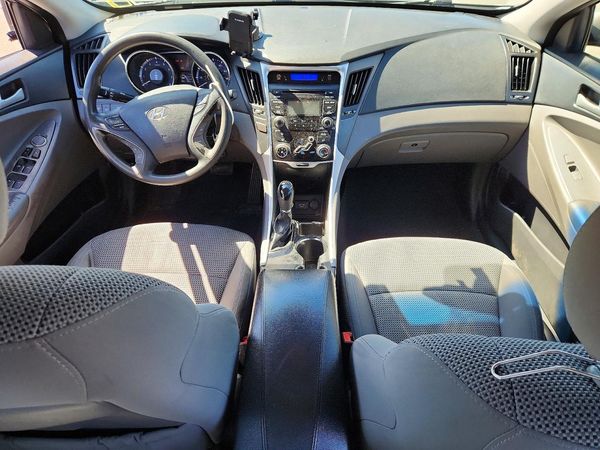 2012 HYUNDAI SONATA Middle-low level — Engine bay