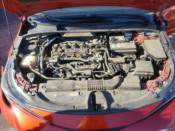 2019 TOYOTA COROLLA SE/XSE — Engine bay
