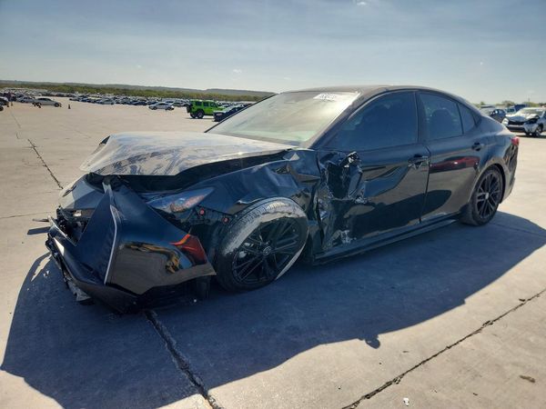 2026 TOYOTA CAMRY — Front 3/4