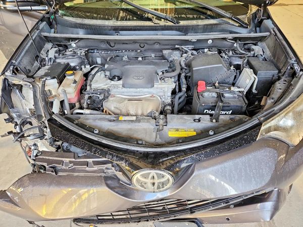 2018 TOYOTA RAV4 Adventure/XLE — Engine bay