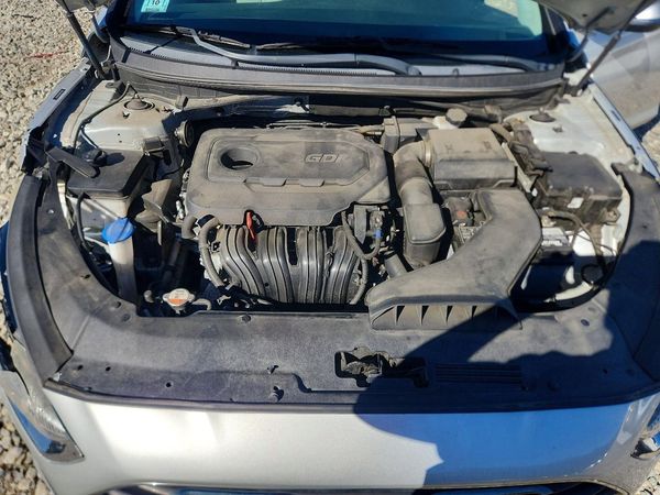 2018 HYUNDAI SONATA — Engine bay