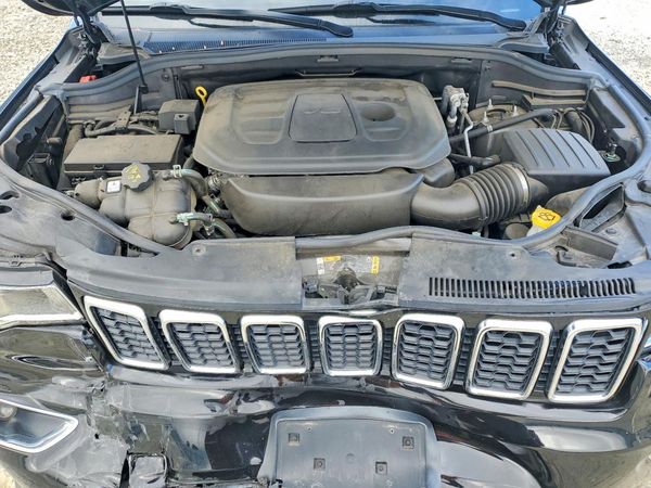 2021 JEEP GRAND CHEROKEE — Engine bay