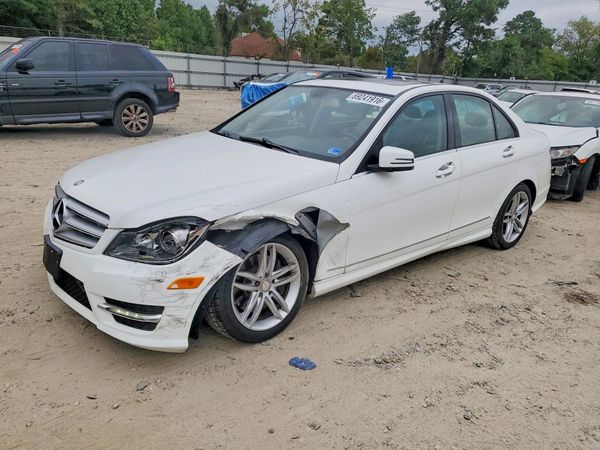 2013 MERCEDES-BENZ C — DSFA — Front 3/4