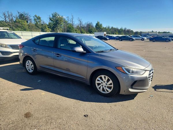 2018 HYUNDAI ELANTRA SE — Passenger 3/4