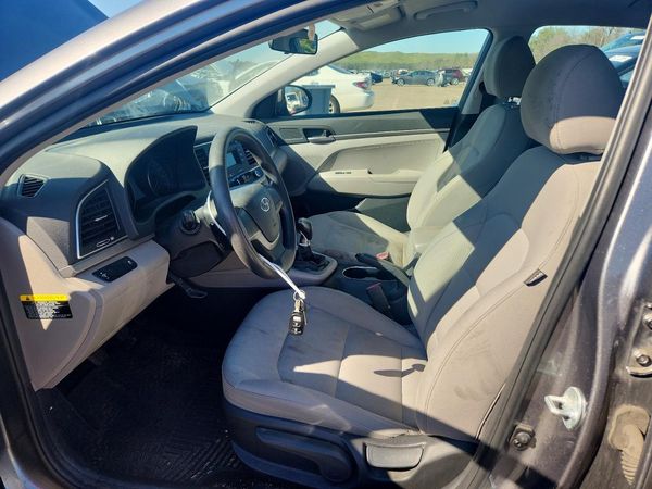 2018 HYUNDAI ELANTRA SE — DENT