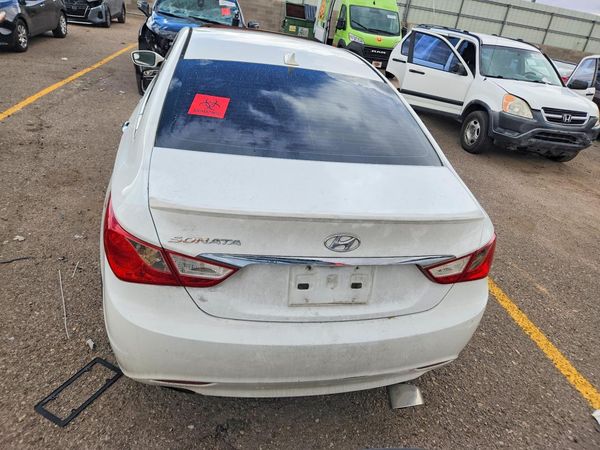 2012 HYUNDAI SONATA Middle level