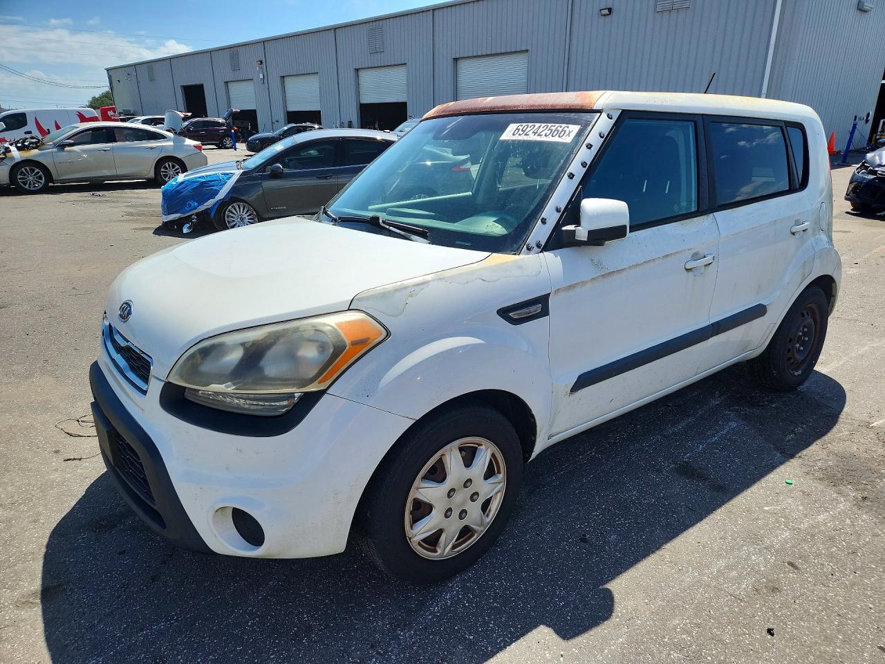 2012 KIA SOUL GL — Front 3/4