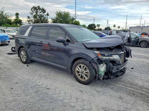 2023 KIA CARNIVAL — Passenger 3/4
