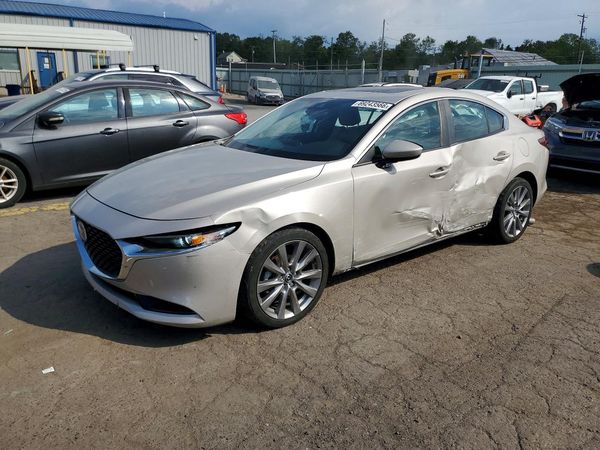 2022 MAZDA 3 — Front 3/4