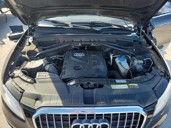2017 AUDI Q5 — Engine bay