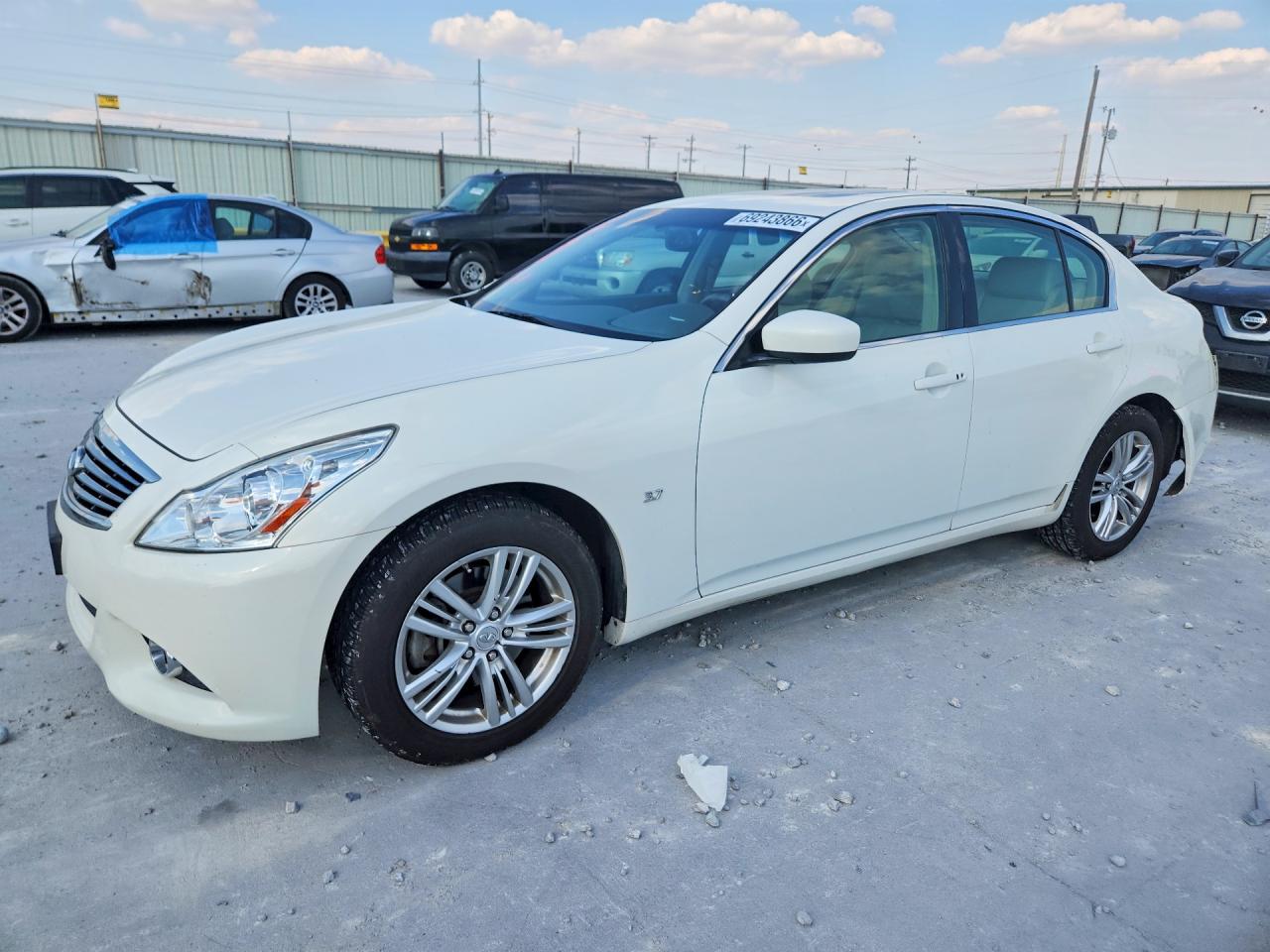 INFINITI Q40