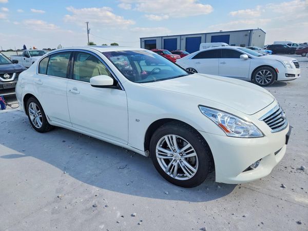 2015 INFINITI Q40 — Passenger 3/4