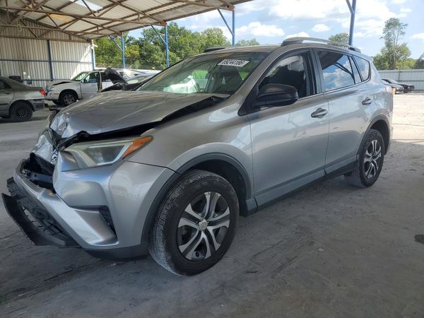 2016 TOYOTA RAV4 — Front 3/4