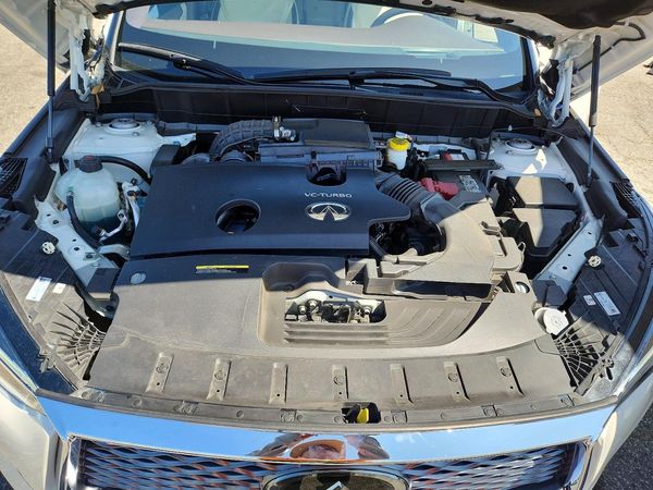 2021 INFINITI QX50 — Engine bay